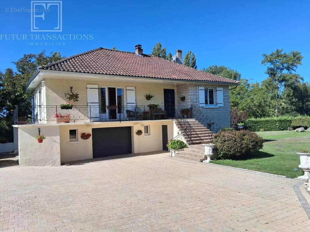 Maison à CHATEAU-L&#039;EVEQUE