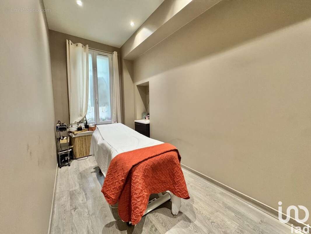 Photo 8 - Commerce à NIMES