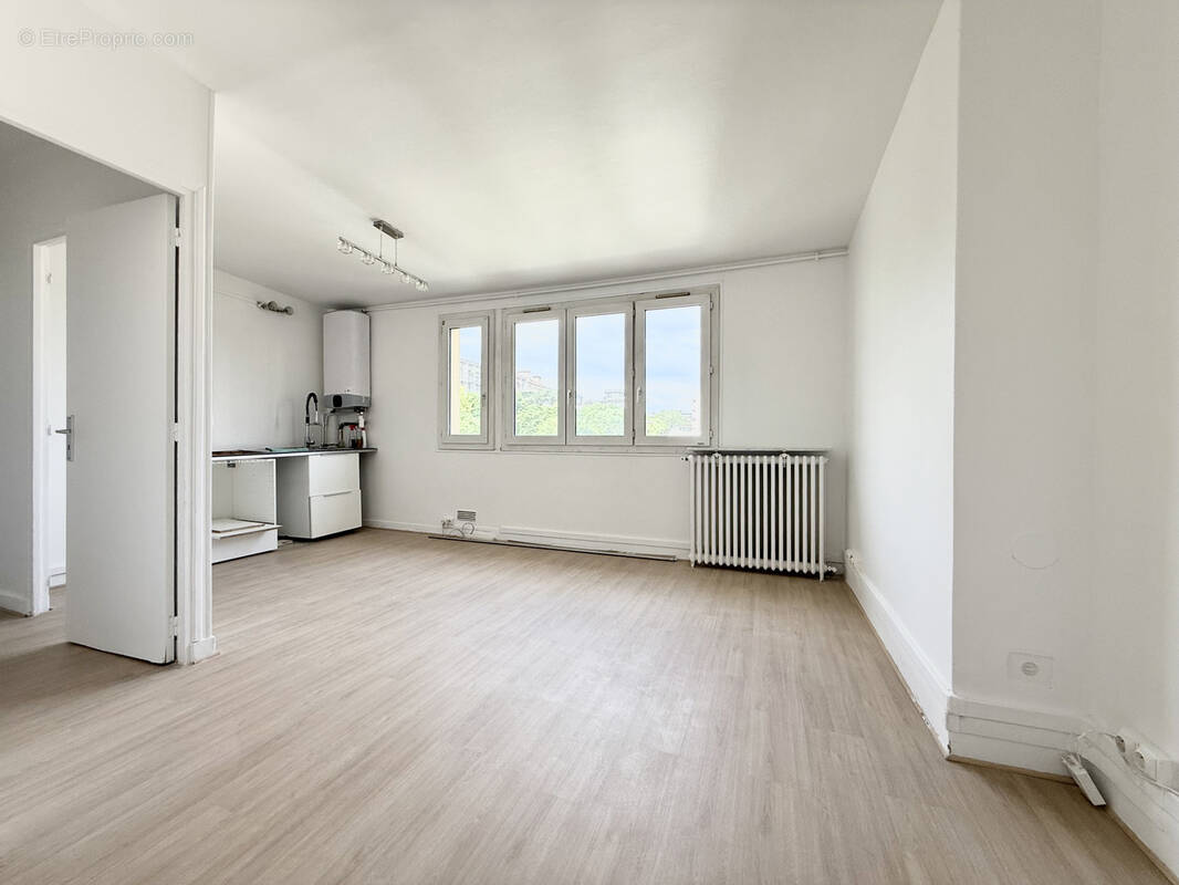 Appartement à COURBEVOIE