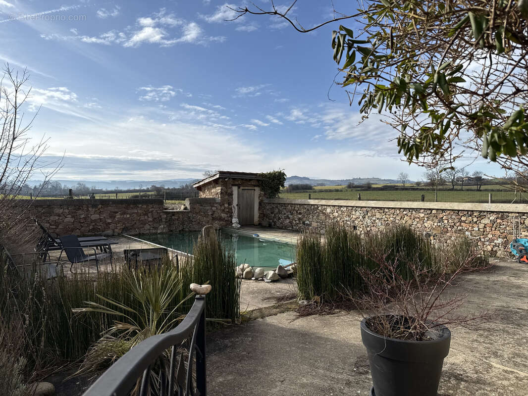 Maison à SAINT-JULIEN-D'ODDES