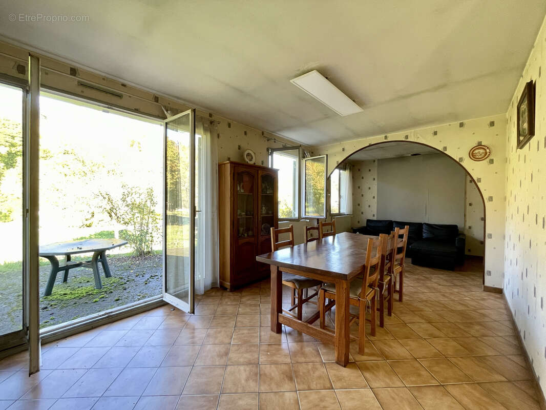 Maison à FONTAINE-SOUS-JOUY