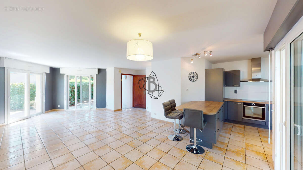 Maison T5 - 117 m2 - LE MONASTERE - photo 3