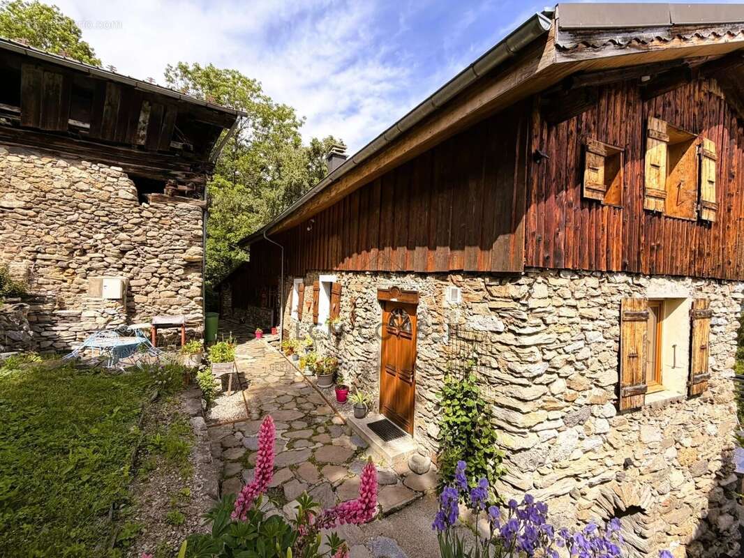 Maison à HAUTECOUR
