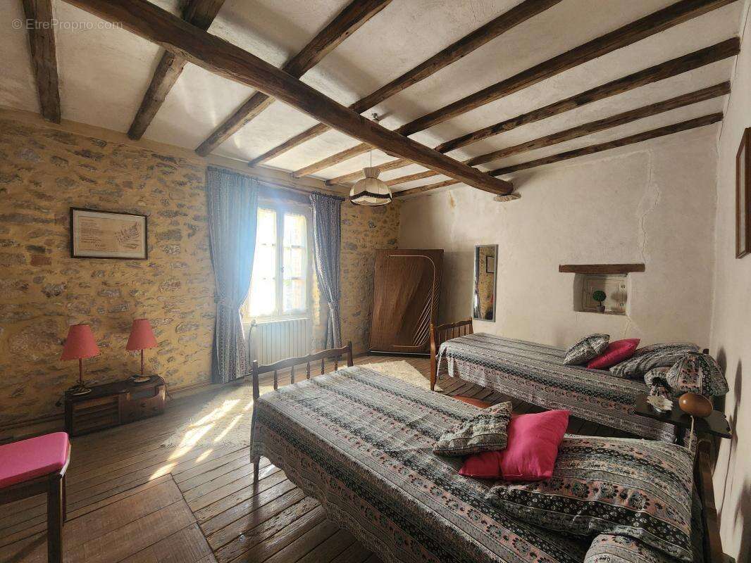 Mas RIBAUTE LES TAVERNES avec terrain plat de 11000 m² - photo 9