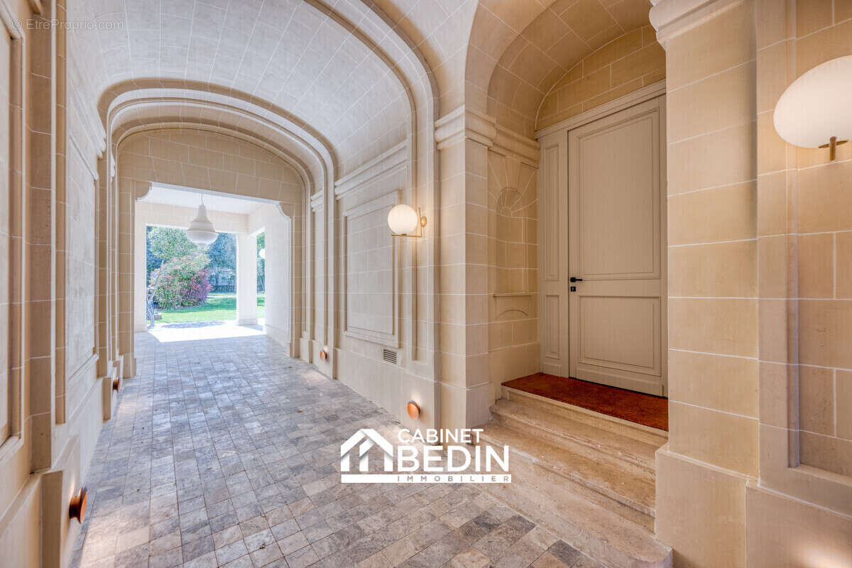 Maison 384 m² à Bordeaux  - photo 3
