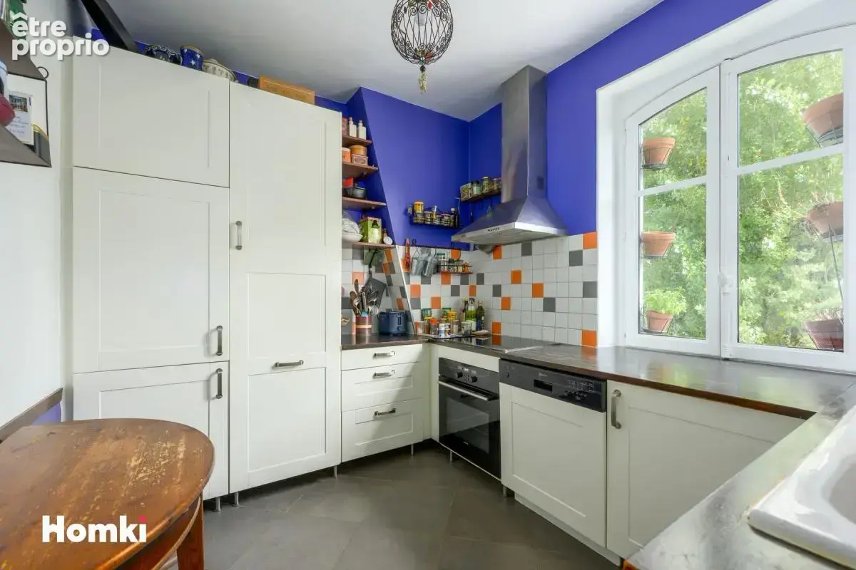 Appartement T5 de 100 m² à Versailles 78000, Rue Jean de la Bruyère - photo 4