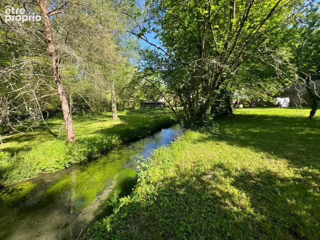 Moulin du XIIIe siècle – 600 m² – 20 couchages – Fort potentiel gîtes / événementiel – 1h de Paris - photo 24