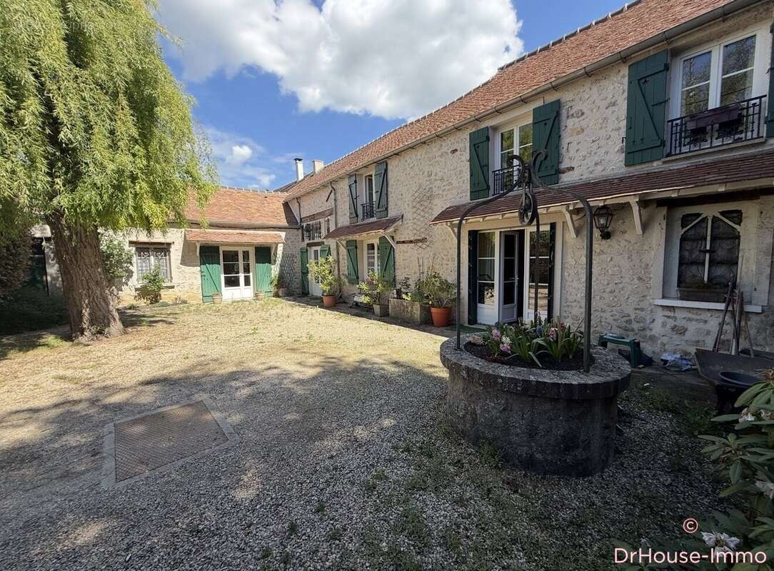 Maison à BAGNEAUX-SUR-LOING