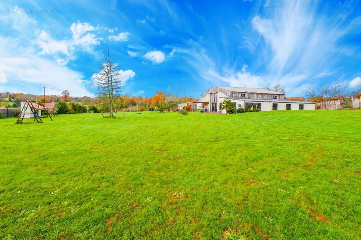 Maison à LE CHAMP-SAINT-PERE