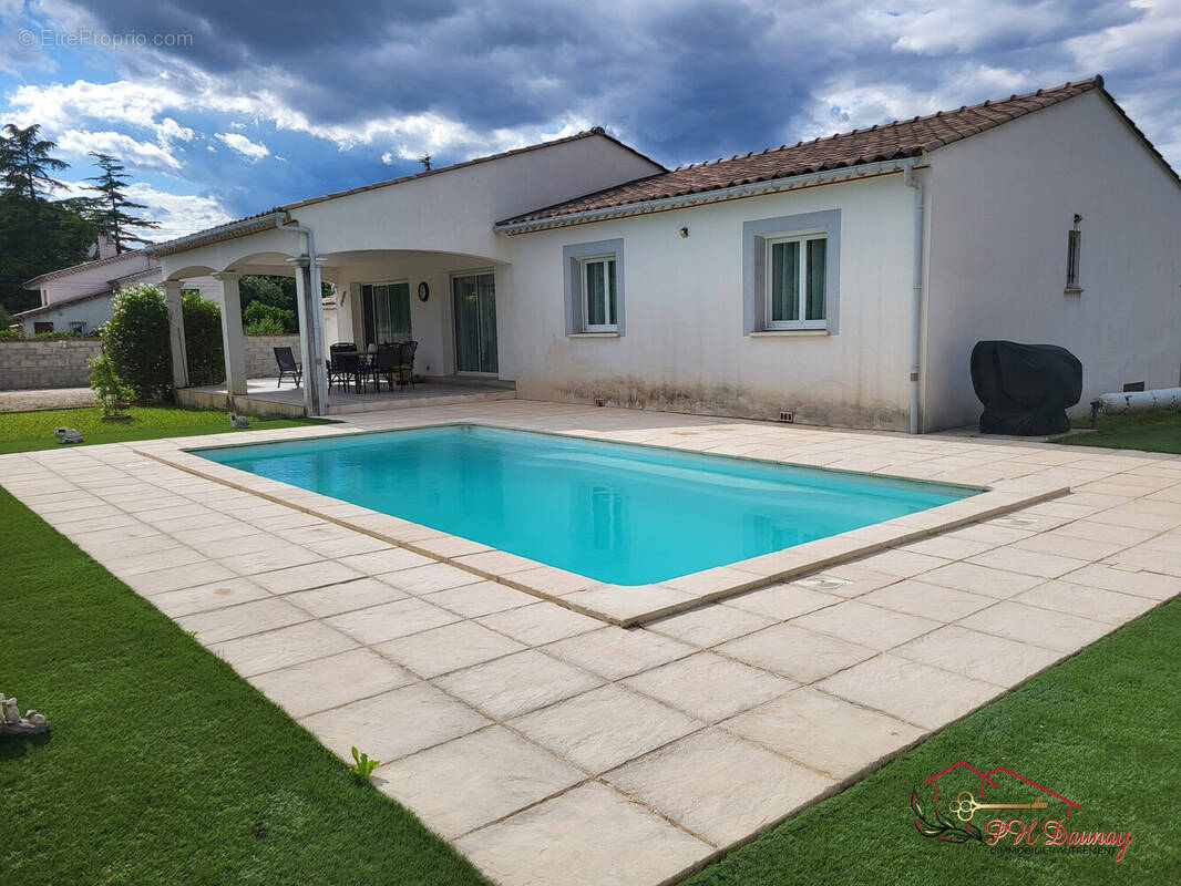 Maison à SAINT-HILAIRE-DE-BRETHMAS