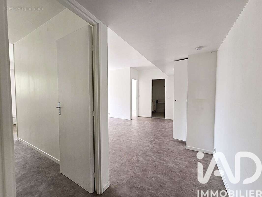 Photo 6 - Appartement à COURBEVOIE