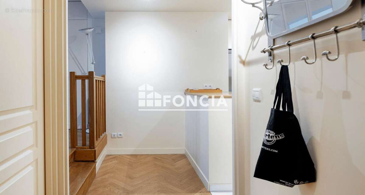 Appartement à PARIS-17E