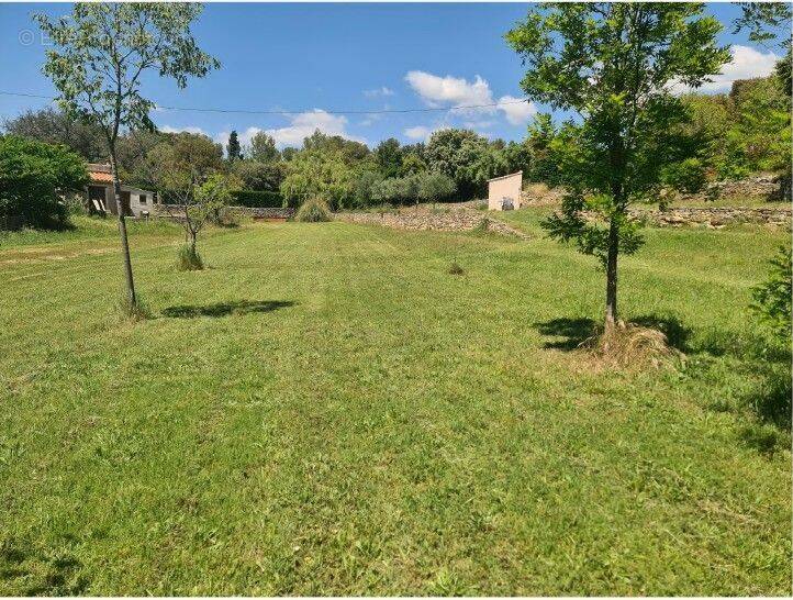 Terrain à POURRIERES