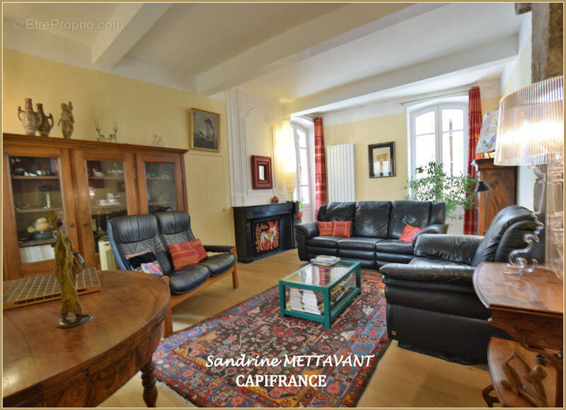 Maison à SAINT-THIBERY