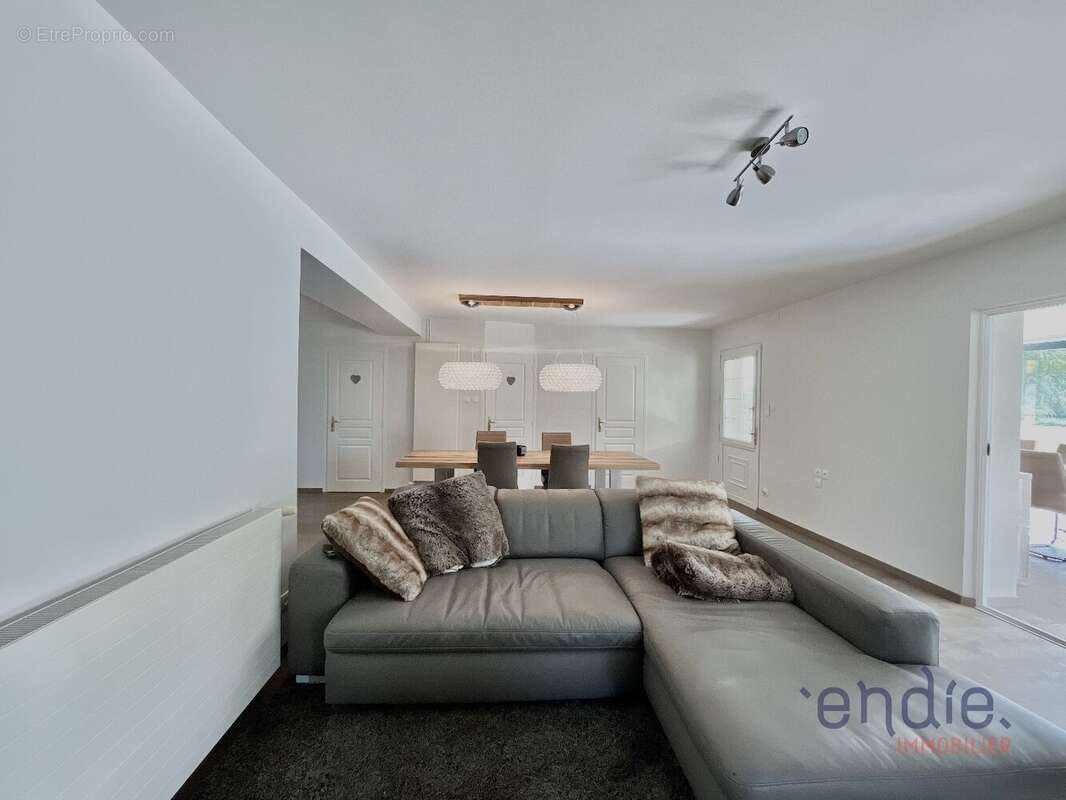 Exclusivité  maison 8 pièces avec piscine et étang à arpenans (70200) - photo 11