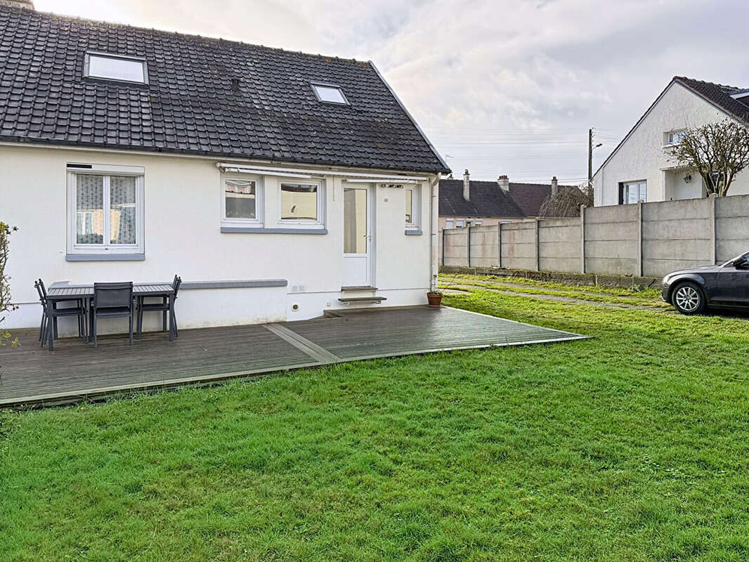 Maison à SAINT-ETIENNE-DU-ROUVRAY