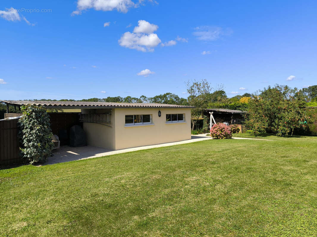 Maison à TOUR-EN-BESSIN