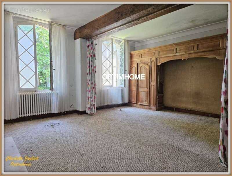 Maison à LA ROCHE-CHALAIS