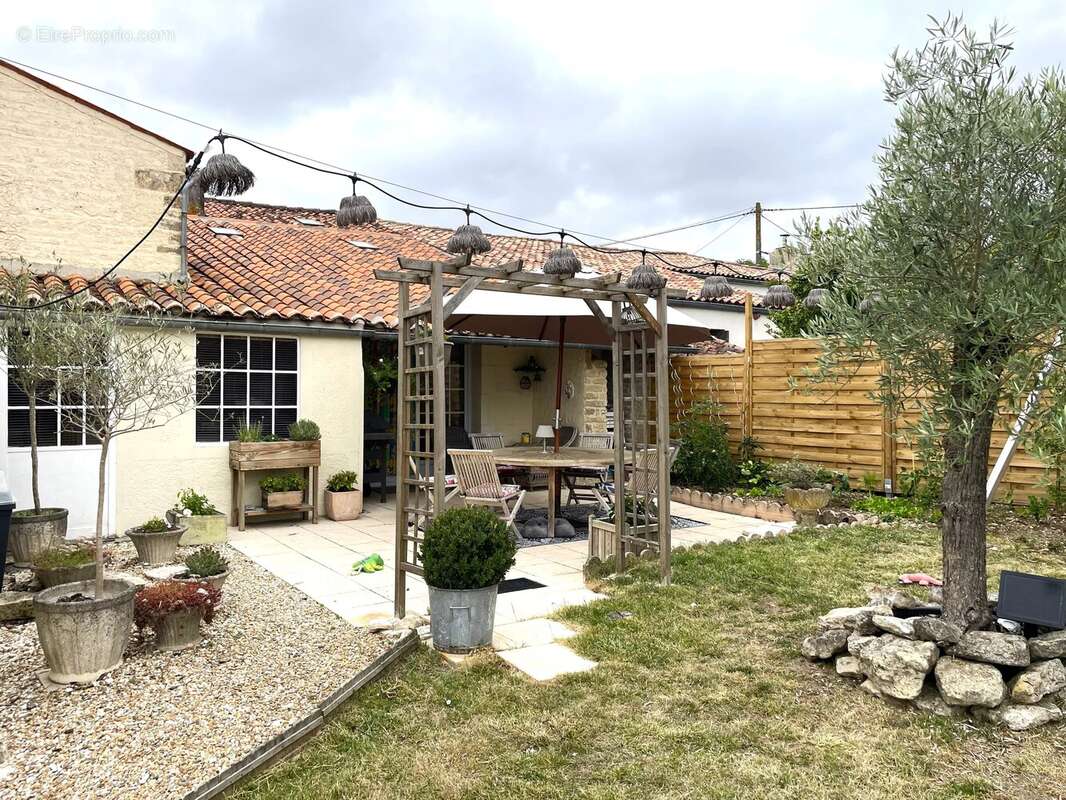 Maison de caractère avec vue, piscine et maison d'amis - photo 23