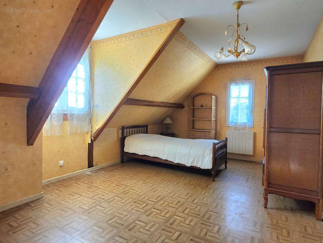 Maison à LONGUEIL-SAINTE-MARIE