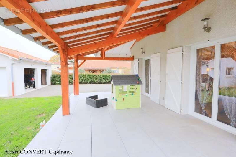 Maison à MONTREVEL-EN-BRESSE