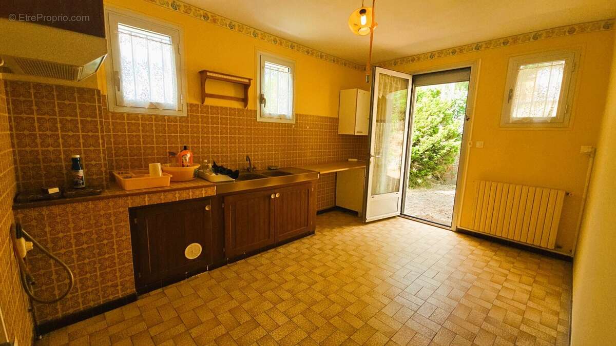 Maison t5 / jardin / garage / dependance - photo 6