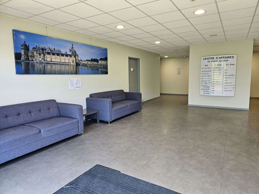 Commerce à LA CHAPELLE-EN-SERVAL