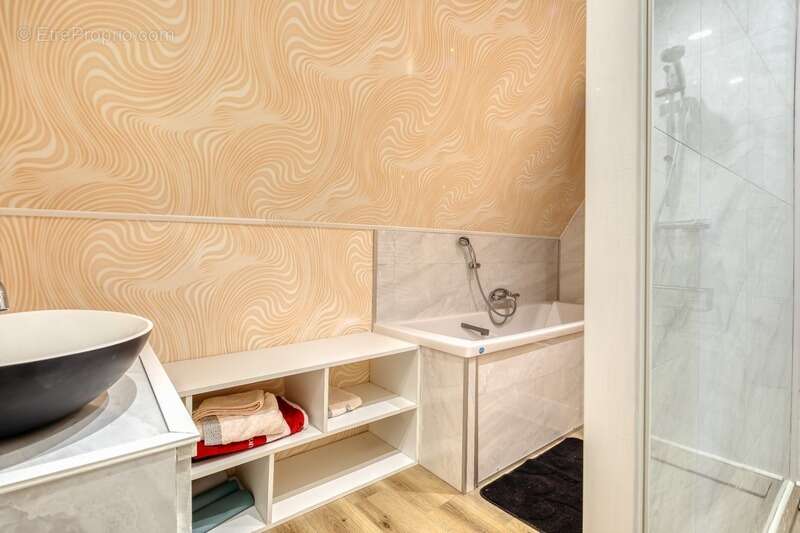 Maison à SAINT-ROMAIN-DE-COLBOSC