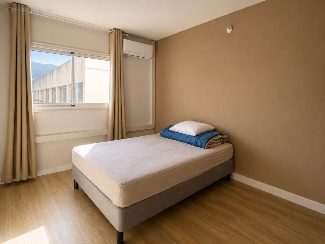 Appartement 76 m² à Saint-Denis  - photo 7