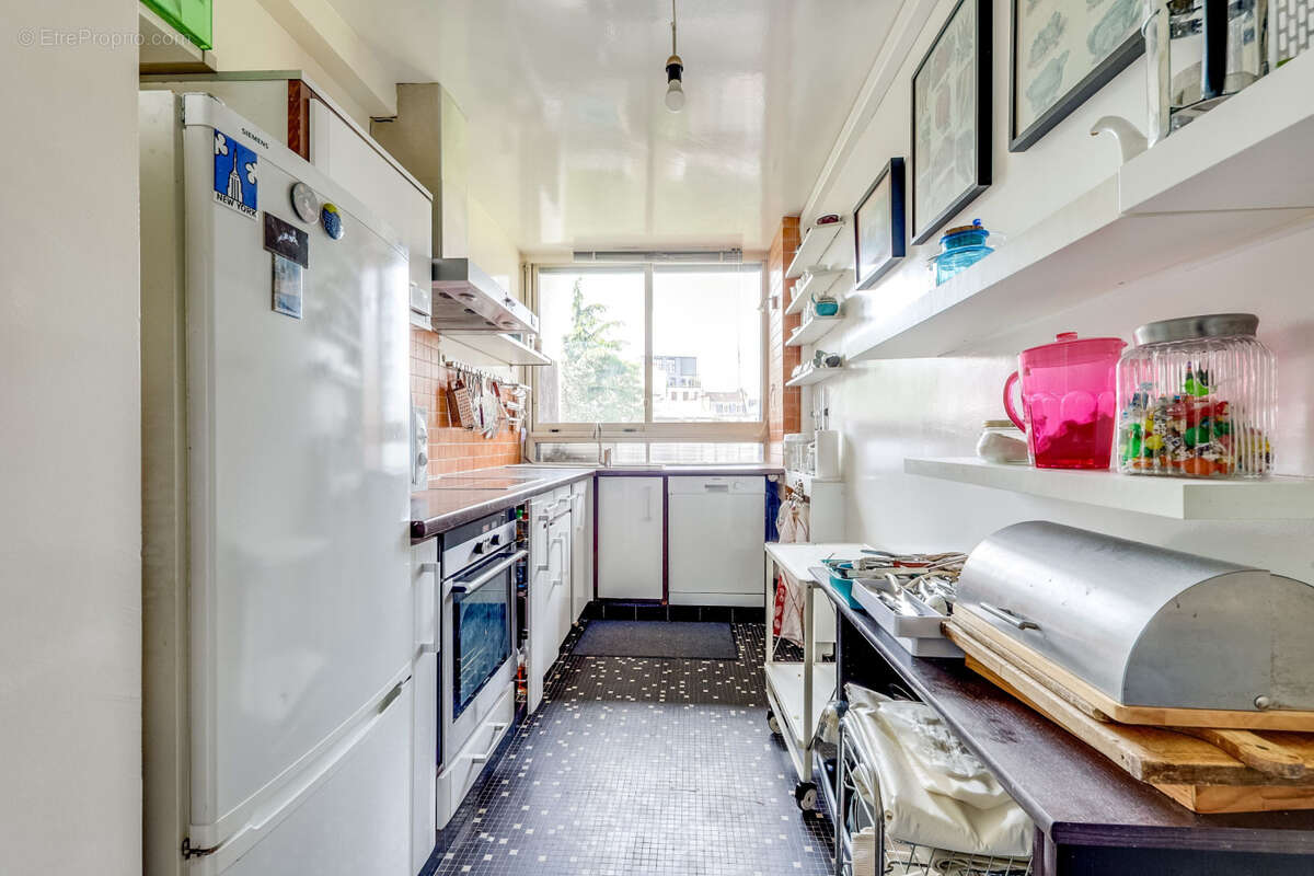 Appartement à PARIS-14E