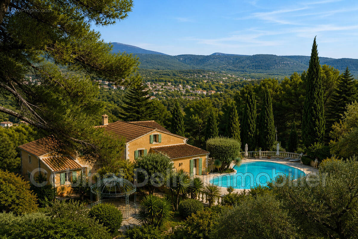 Maison à LE CASTELLET