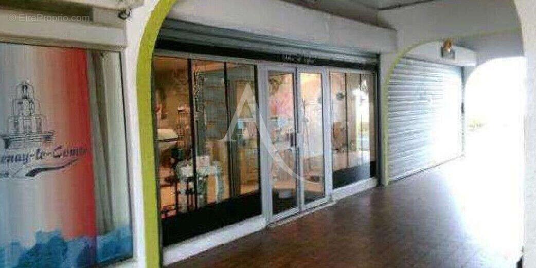 Commerce à FONTENAY-LE-COMTE