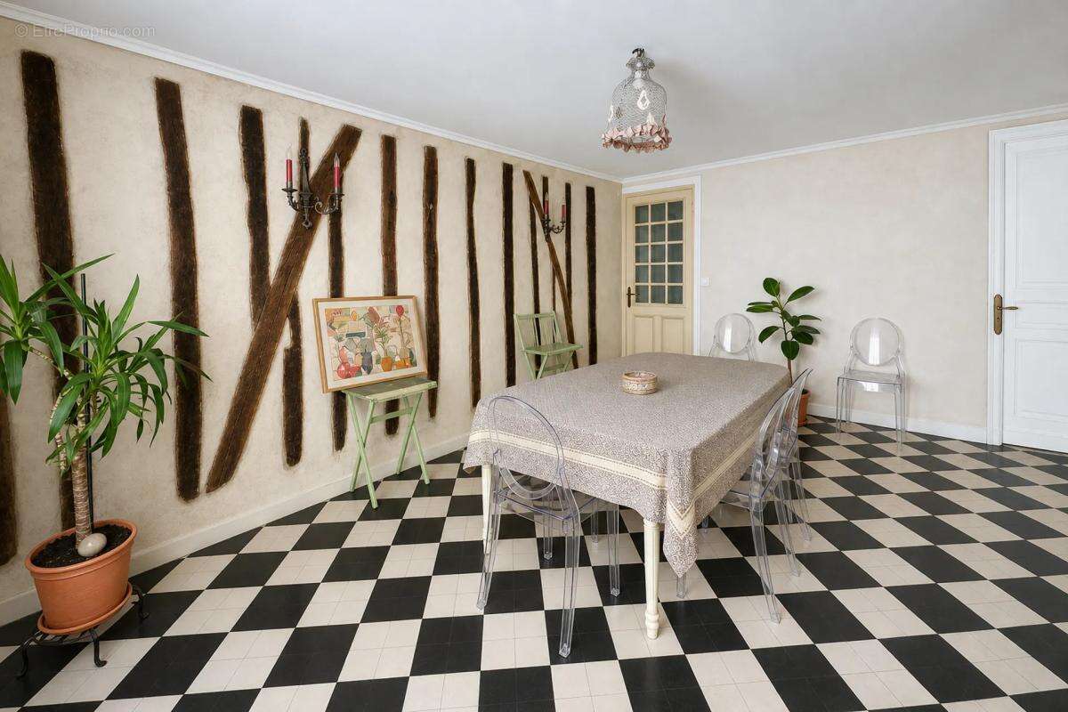 Maison à MIRANDE