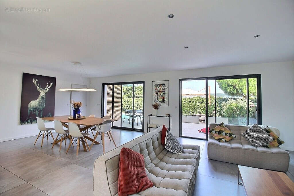 Maison à BRENTHONNE