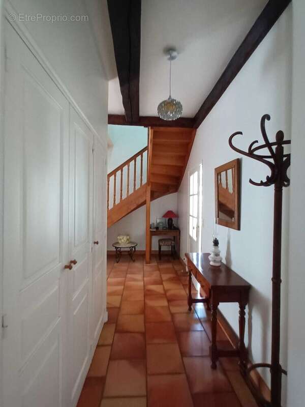 Maison 170 m² à Chasseneuil-Sur-Bonnieure  - photo 5