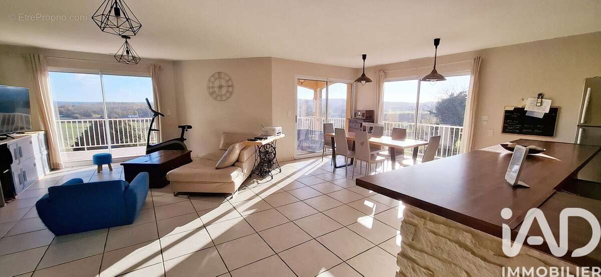 Photo 3 - Maison à NAINTRE