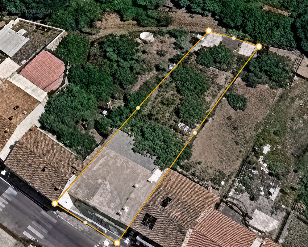 A vendre maison de ville avec jardin à 5mn du cœur de Céret. - photo 2