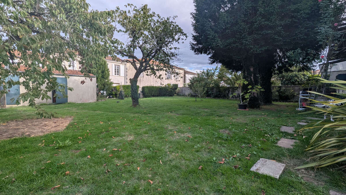 Maison à TONNAY-CHARENTE