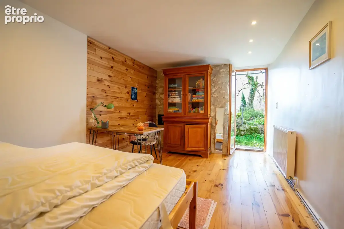 Maison en pierre avec chalet indépendant, sauna et terrain de 1,5 ha   Vue dégagée - photo 10