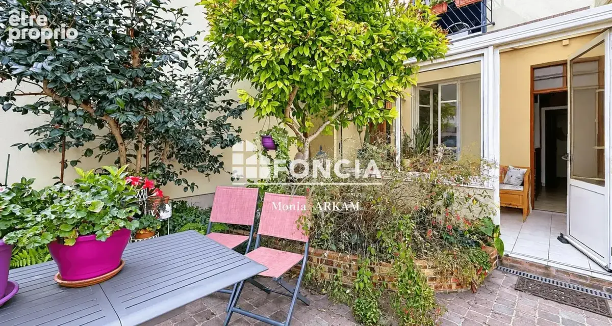 Centre ville – charmante maison – 3 chambres – voie privée – terrasse & cour – stationnement – cave – bon état – exclusivité - photo 2