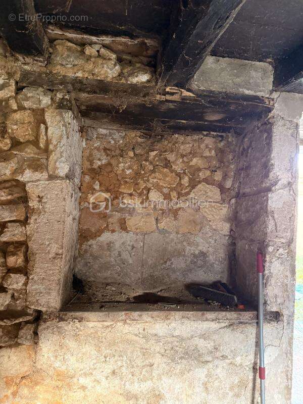 Maison à rénover avec dépendances - photo 2