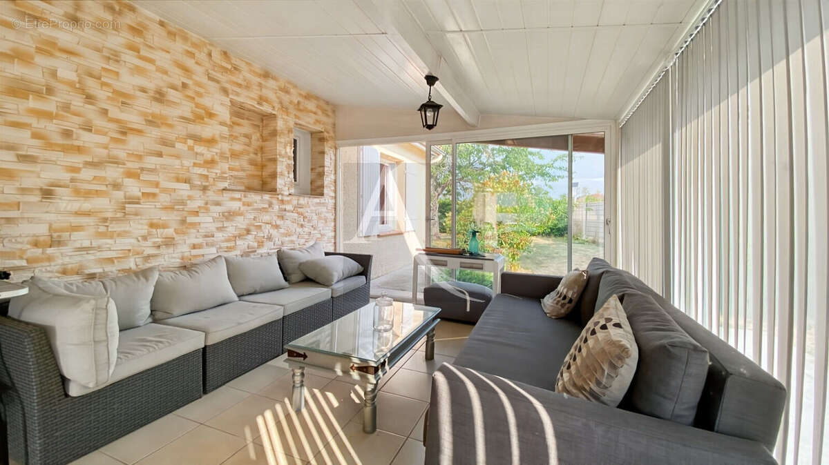 Maison de plain-pied avec piscine et son appartement indépendant - photo 12