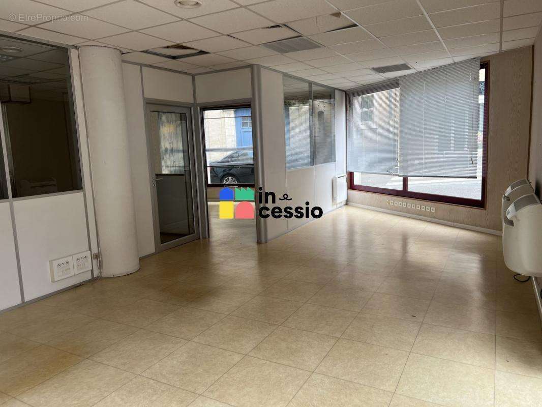Local commercial/bureaux à vendre ou à louer - photo 4