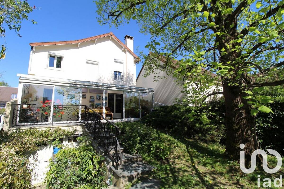 Photo 1 - Maison à CORMEILLES-EN-PARISIS
