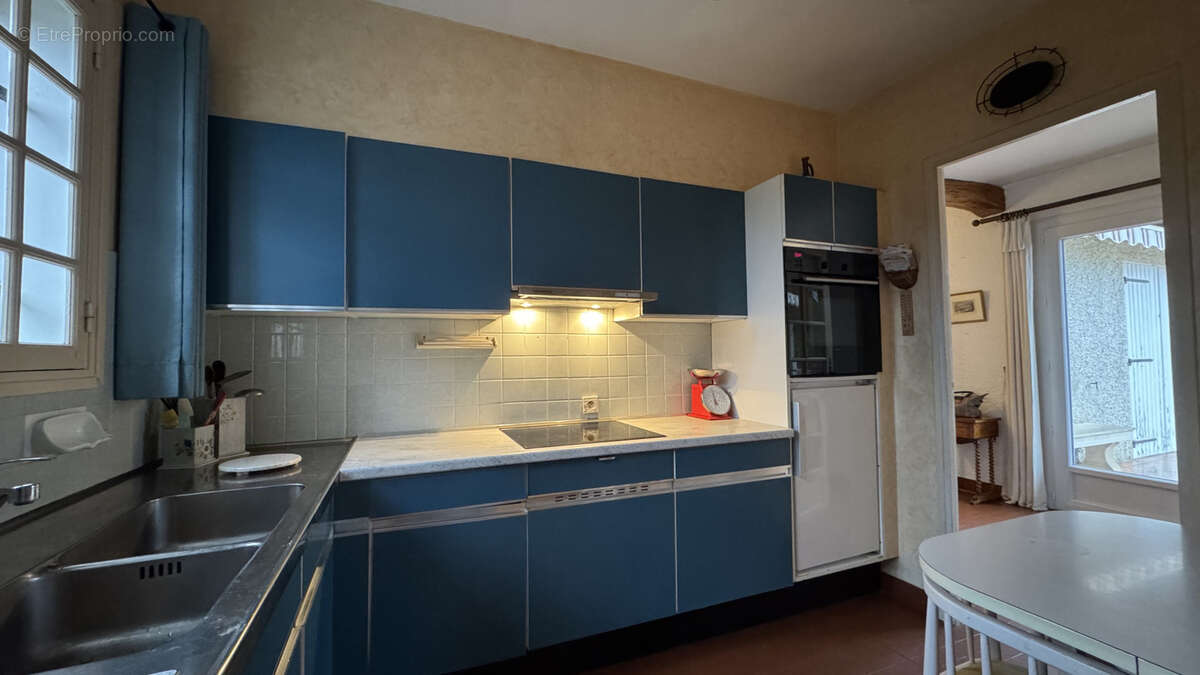 Maison à PUGNY-CHATENOD