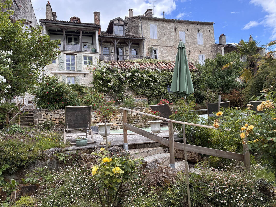 Maison à CASTELNAU-MONTRATIER