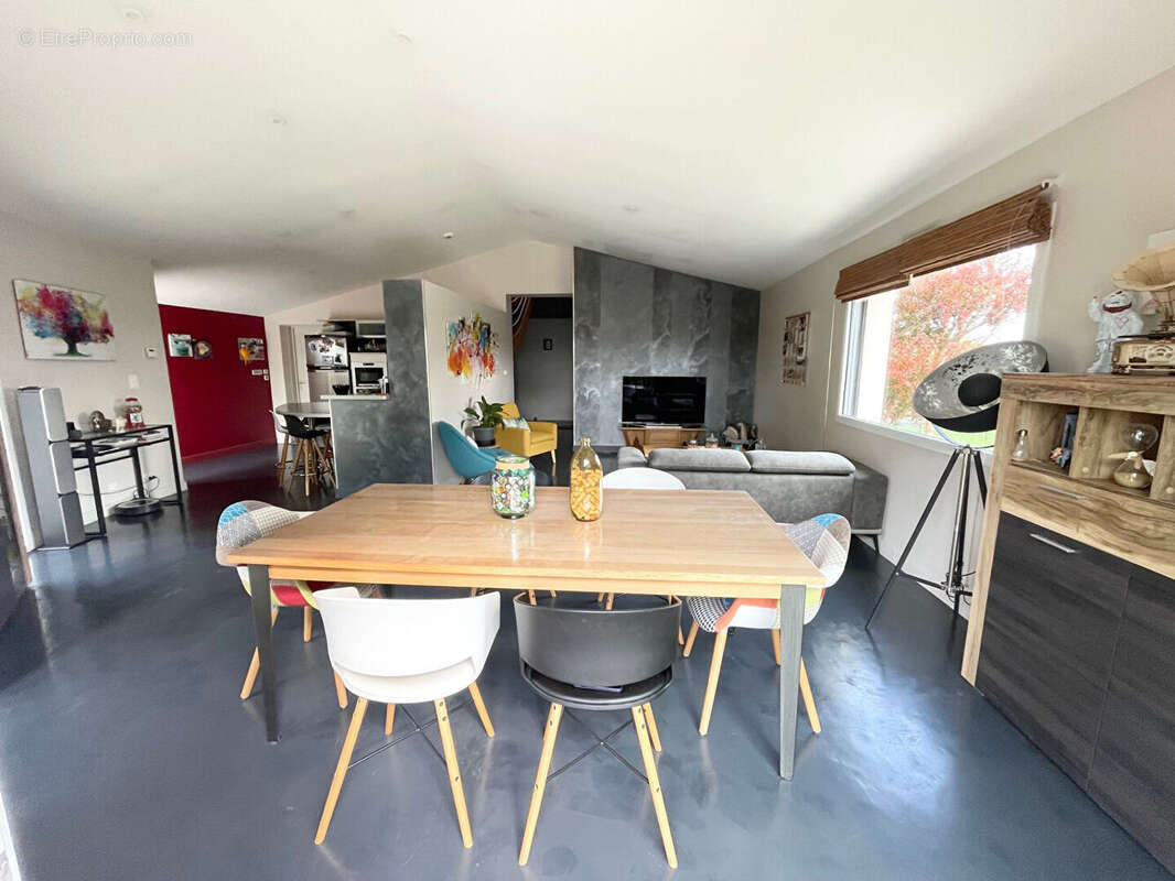 Maison à SAINT-CHRISTOPHE-DU-BOIS