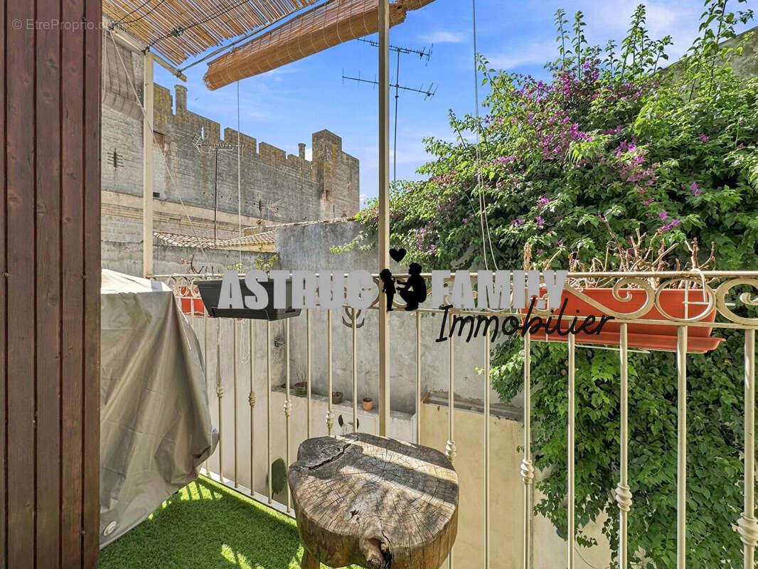Aigues-mortes intra-muros - maison de charme de 106 m² - patio - appartement indépendant - photo 13