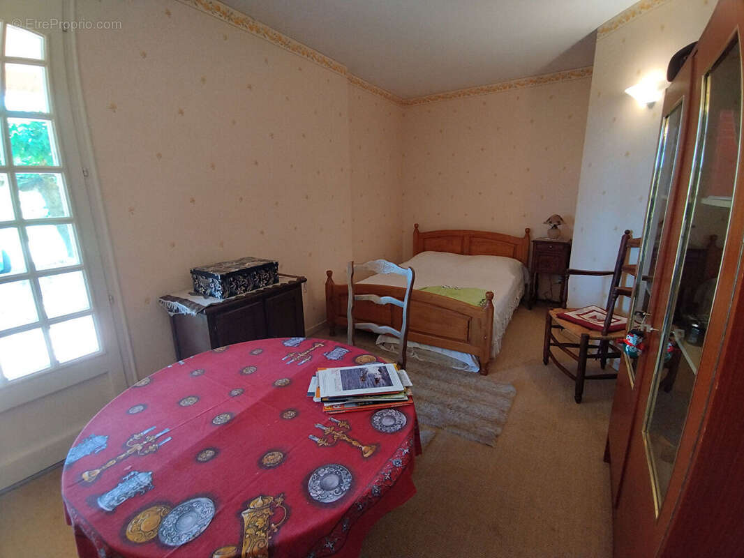 Spacieuse maison de construction traditionnelle - photo 13