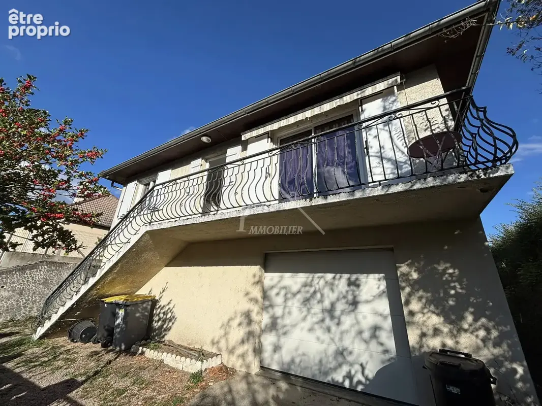 Maison familiale 3 chambres à Chantelle, 92 m² - photo 1